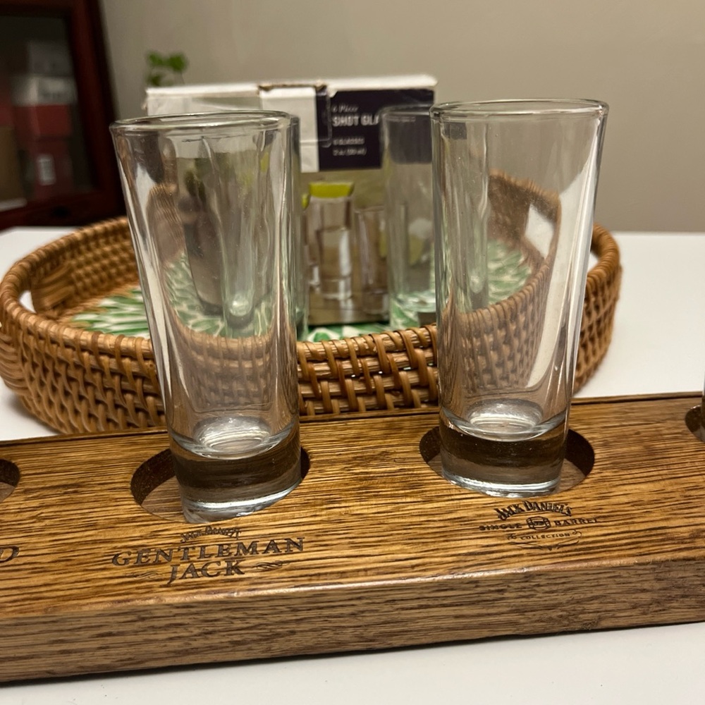 Tommy Bahama Transparent Shot Glass Collection - Picture 7 of 8